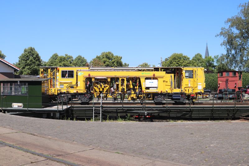 BAM Stopmachine met het fabrieksnummer 1214 en het UIC-nummer 99 84 942 8 702-7.